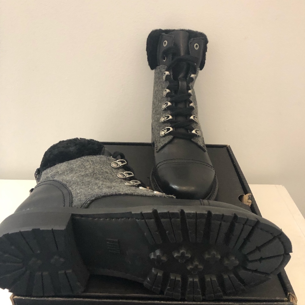 FRYE - Picture 7 of 7